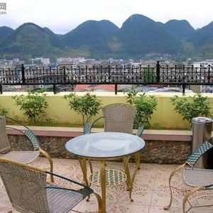 Meet your Posher, Louisa